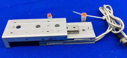 TABLE À GLISSIÈRE PNEUMATIQUE SMC MXS 8-40