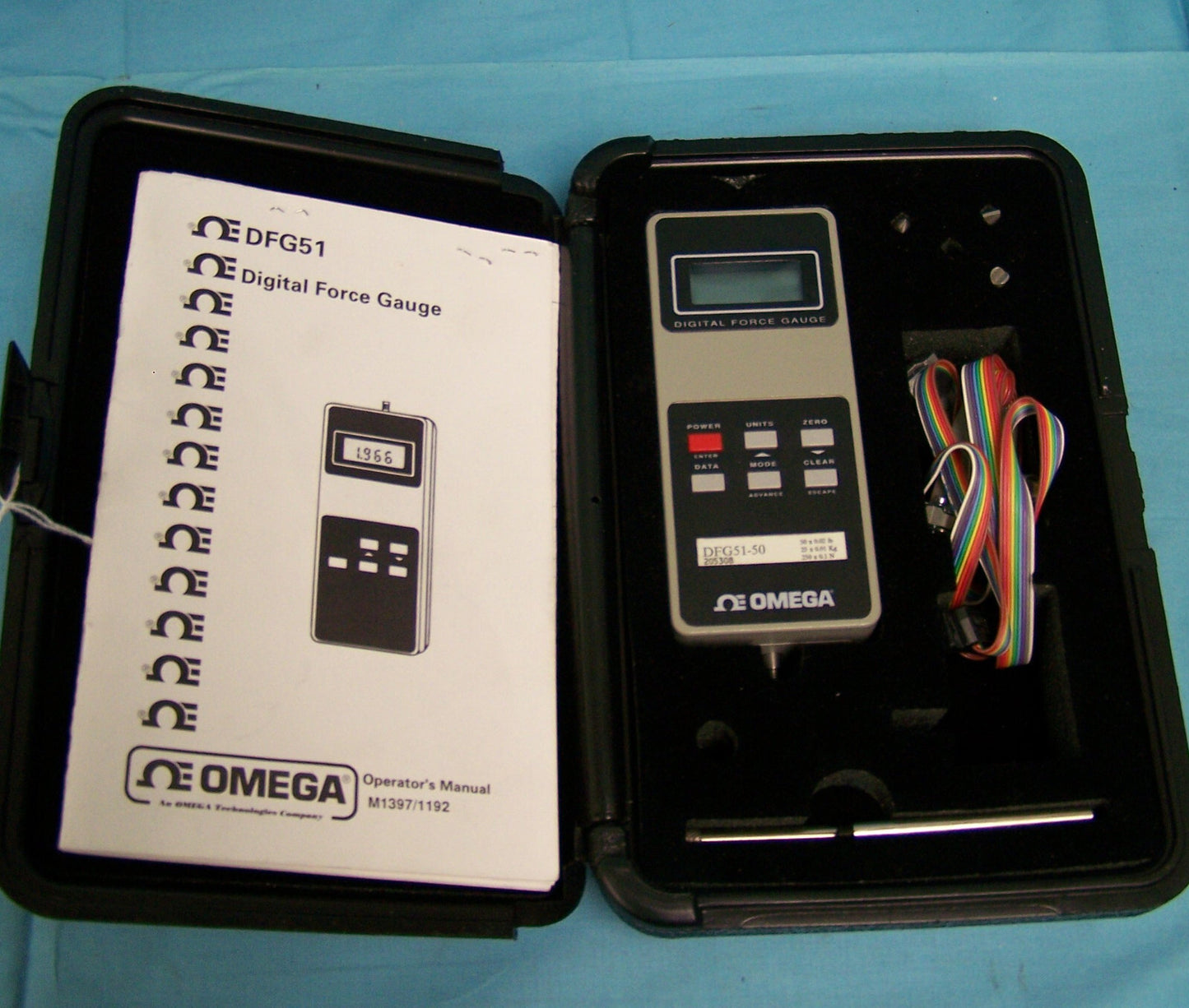OMEGA DFG51 DIGITAL FORCE GAGE W/CASE 50LB RANGE RS232 ANALOG (NO POWER CORD)