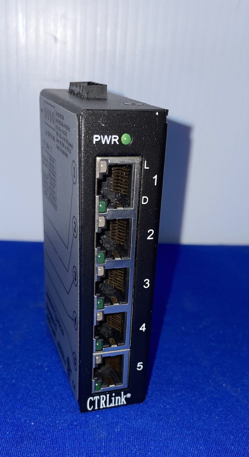 CONTROLES CONTEMPORÁNEOS EISK5-100T CONMUTADOR ETHERNET DE 5 PUERTOS SKORPION-5
