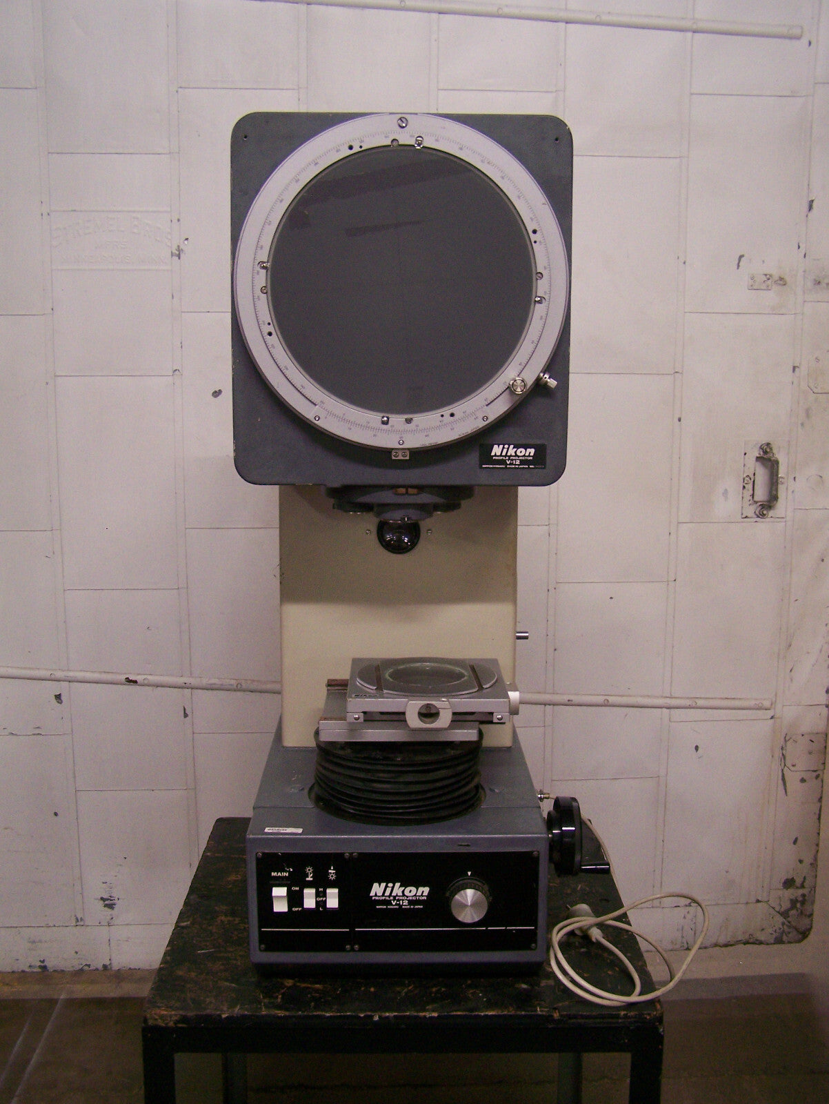 NIKON PROFILE PROJECTOR V-12,SN 154014,INSPECTION EQUIPMENT 5X TO 50X ADJUSTMENT