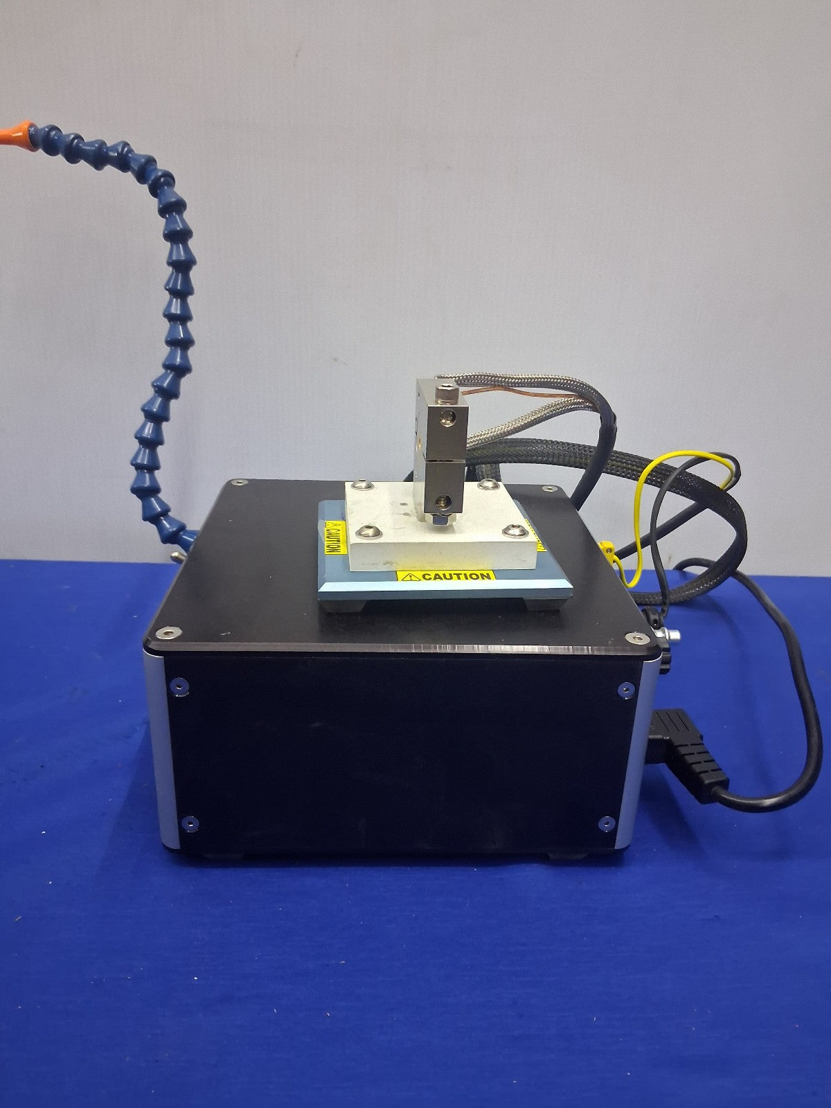 Beahm 43-B Manual Die Necker 120V 50/60 Hz 100-125 PSI 10 Amp