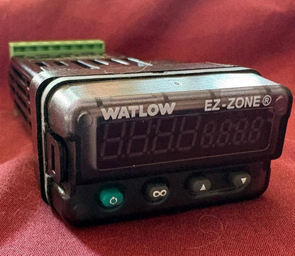 WATLOW EZ-ZONE ®  CONTROLLER PM3C3FJ-AAAAAAA DC: 1533  1/32 DIN PANEL MOUNT