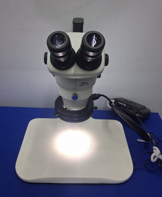 NIKON STEREO SMZ745 MICROSCOPE 6.7-50X  STAND & LED LIGHT C-W10XB/22 EYEPIECES