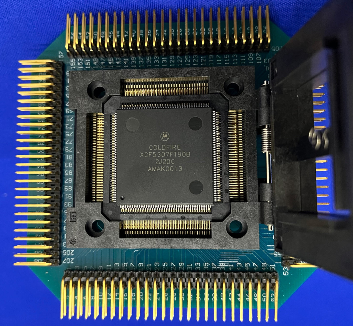 ADATTATORE PER EMULATORE A MONTAGGIO SUPERFICIALE BC-V-210PZ/1-VP DI ET EMULATION TECHNOLOGY 