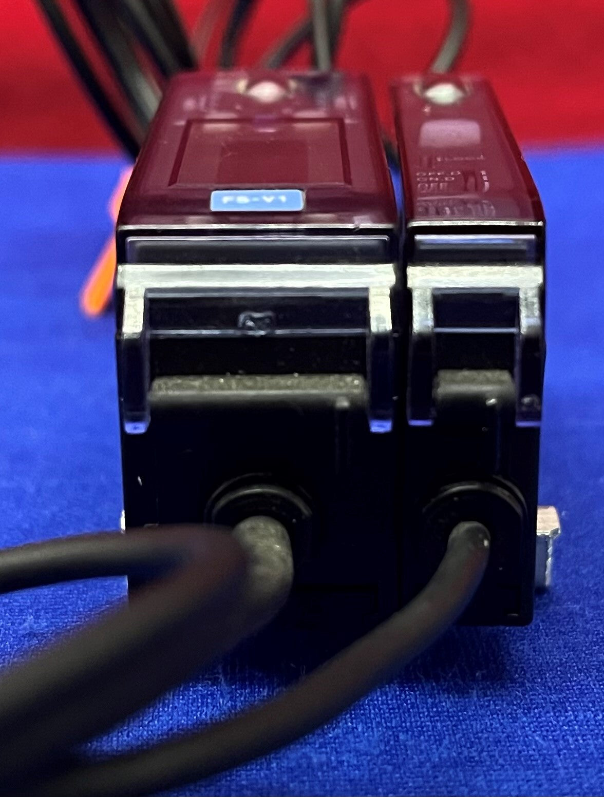 Capteurs à fibre optique Keyence FS-V1 (1) et Keyence (1) FS-T2