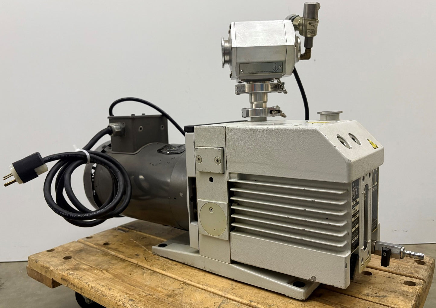 LEYBOLD TRIVAC D16B ROTARY VANE VACUUM PUMP 898698 & BALDOR MOTOR - PARTS/REPAIR