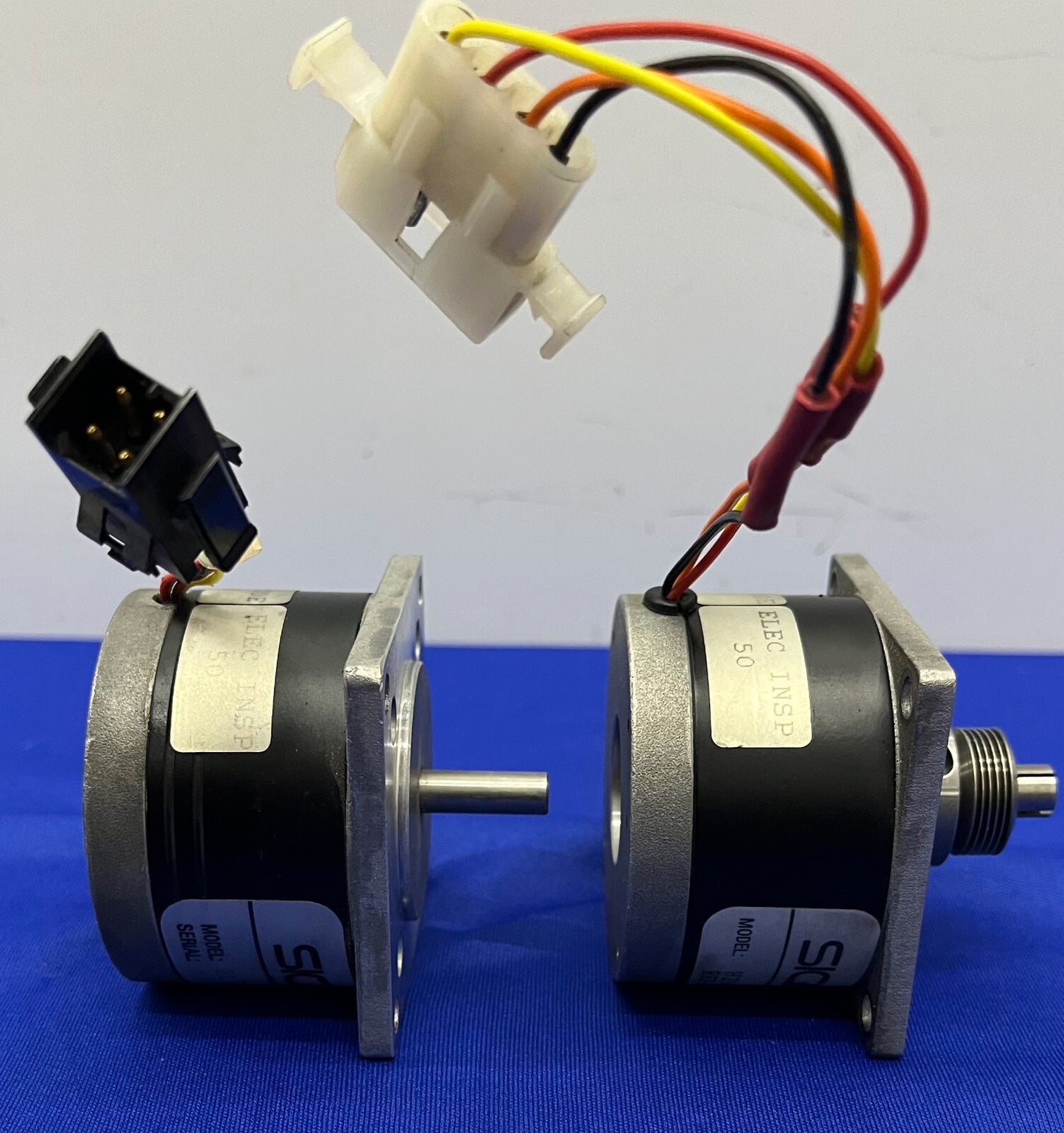 PACIFIC SCIENTIFIC SIGMA 21-2215D200-B075 HZHNRHB-LNN-NS-00 STEPPER MOTOR  QTY 2