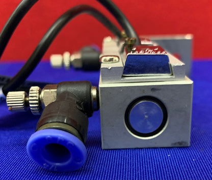 Cilindro neumático ITT Compact Air ATCL12X20US de 12 mm de diámetro con sensor de límite compacto