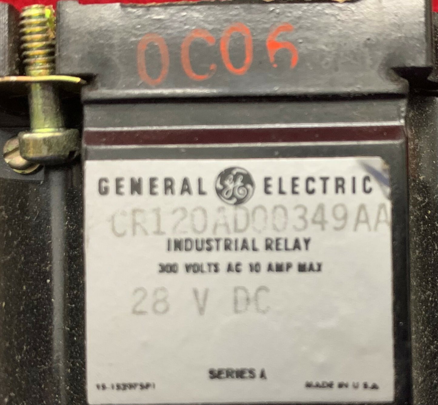 1 partij van 2 GE General Electric industriële relais CR120AD00349AA 28VDC serie A