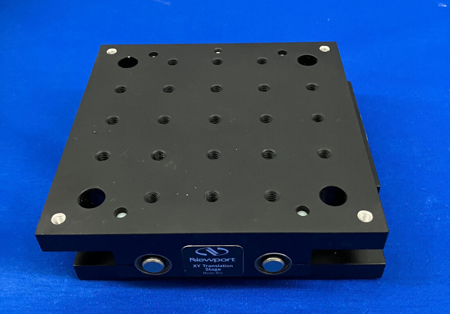 NEWPORT MODEL 401 XY LINEAIRE STAGE 13MM SLAG 1/4 -20 SCHROEFDRAAD 5,5''X5,5''X1,72'' 