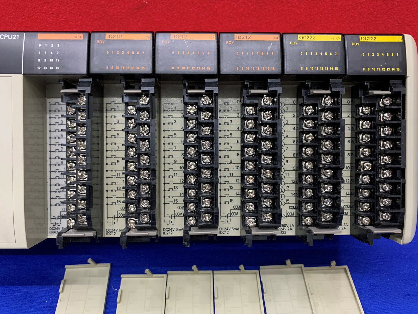 Omron Sysmac CQM1 Programmierbare Steuerung PA203 CPU21 OCH ID212 (3X) OC222 (2X)