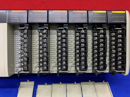 Omron Sysmac CQM1 Programmierbare Steuerung PA203 CPU21 OCH ID212 (3X) OC222 (2X)
