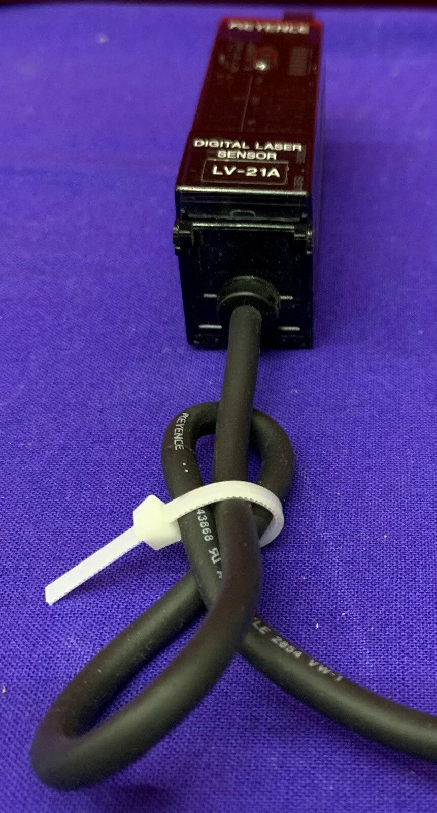 Keyence LV21A / LV-21A digitale lasersensor / versterkereenheid 