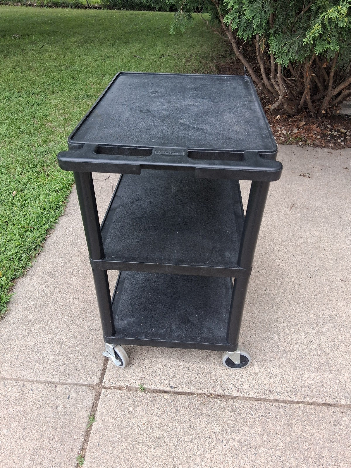 Luxor 24" x 18" 3 Shelf Utility Cart with Locking Wheels