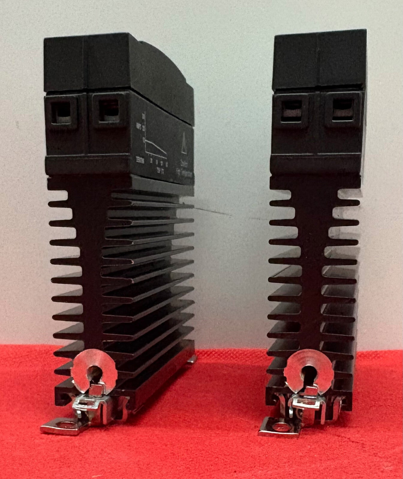 CRYDOM CKRD2410 SOLID STATE CONTACTOR 240V 10A - 1 LOT QTY 2