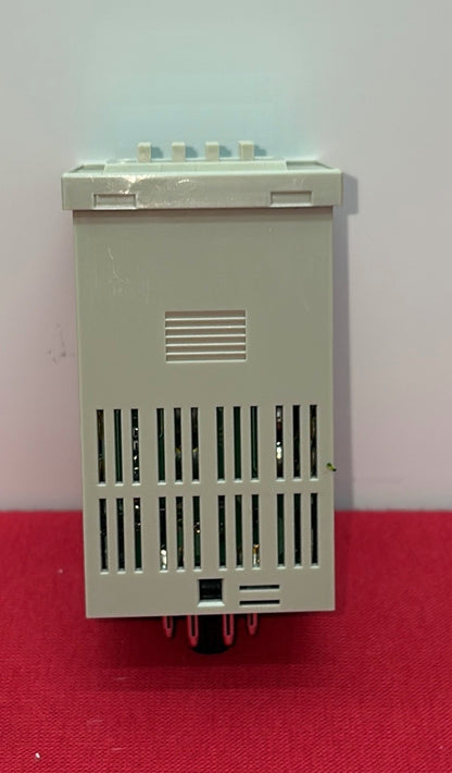 OMRON H5CN-XAN LED TIMER 100-240 VAC  LOT 2972. 297202  3A 250VAC