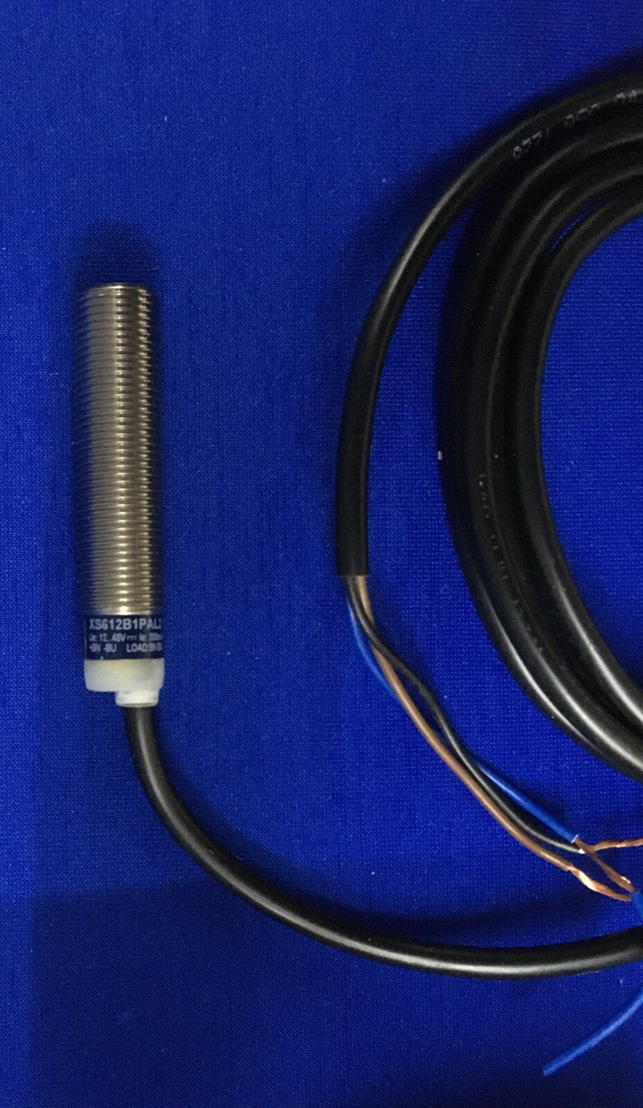 TELEMECANIQUE SCHNEIDER ELECTRIC OsiSENSE XS612B1PAL2 / 014573 INTERRUTTORE DI PROSSIMITÀ