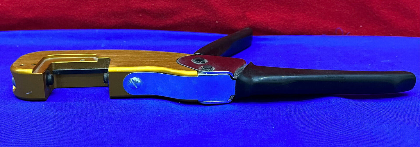 Pince à sertir ASTRO TOOL M22520/5-01 620175 (sans matrices)