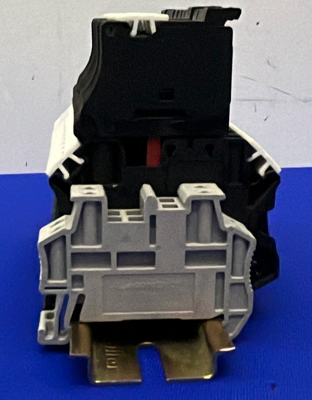 TERMINALES MODULARES PARA FUSIBLES PHOENIX CONTACT UT 4-HESI (5X20) CANTIDAD 13 EN CARRIL DIN