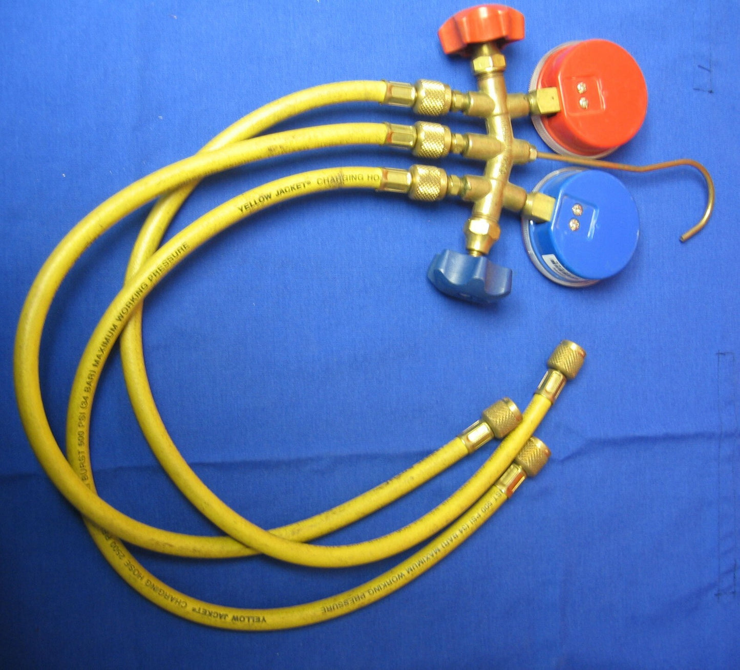 Tuyau de charge J/B Yellow Jacket 3 tuyaux 2 500 PSI (172 bar) avec manomètres 