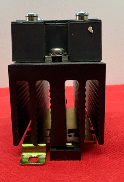 CRYDOM D2425-10 SOLID STATE RELAY W/ HS301DR