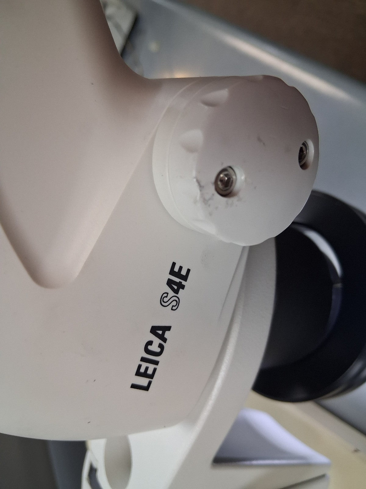 Leica S4E 6.3-30X Stereo Zoom Microscope with Boom Stand and LED Ring Light