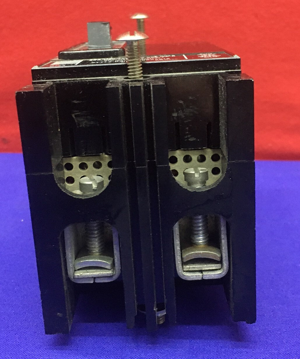 DISJONCTEUR À BOÎTIER MOULÉ WESTINGHOUSE EB2015 