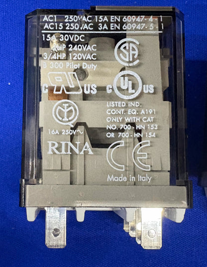 ALLEN BRADLEY AB 700-HB32Z24 SER E RELÈ 24VDC - 1 LOTTO QTY 2 
