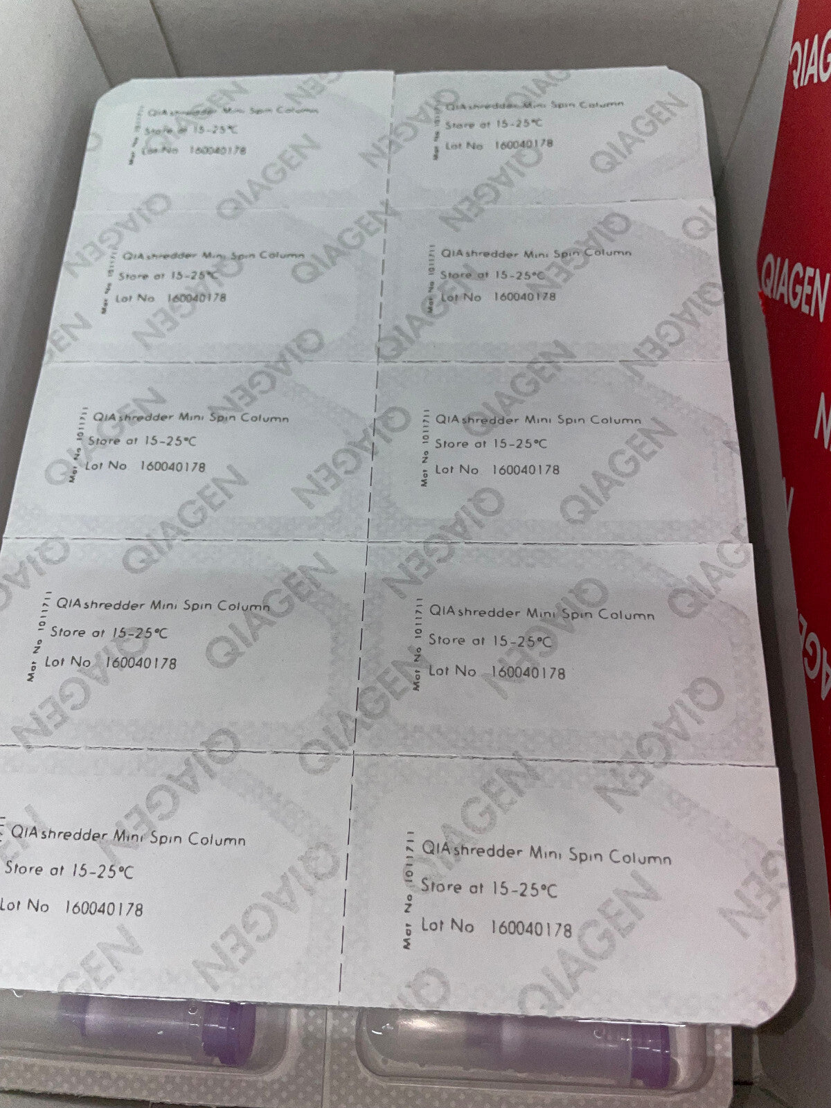 QIAGEN, QIAshredder, ENTHÄLT 50 MINI-SPINNSÄULEN MIT DECKEL
