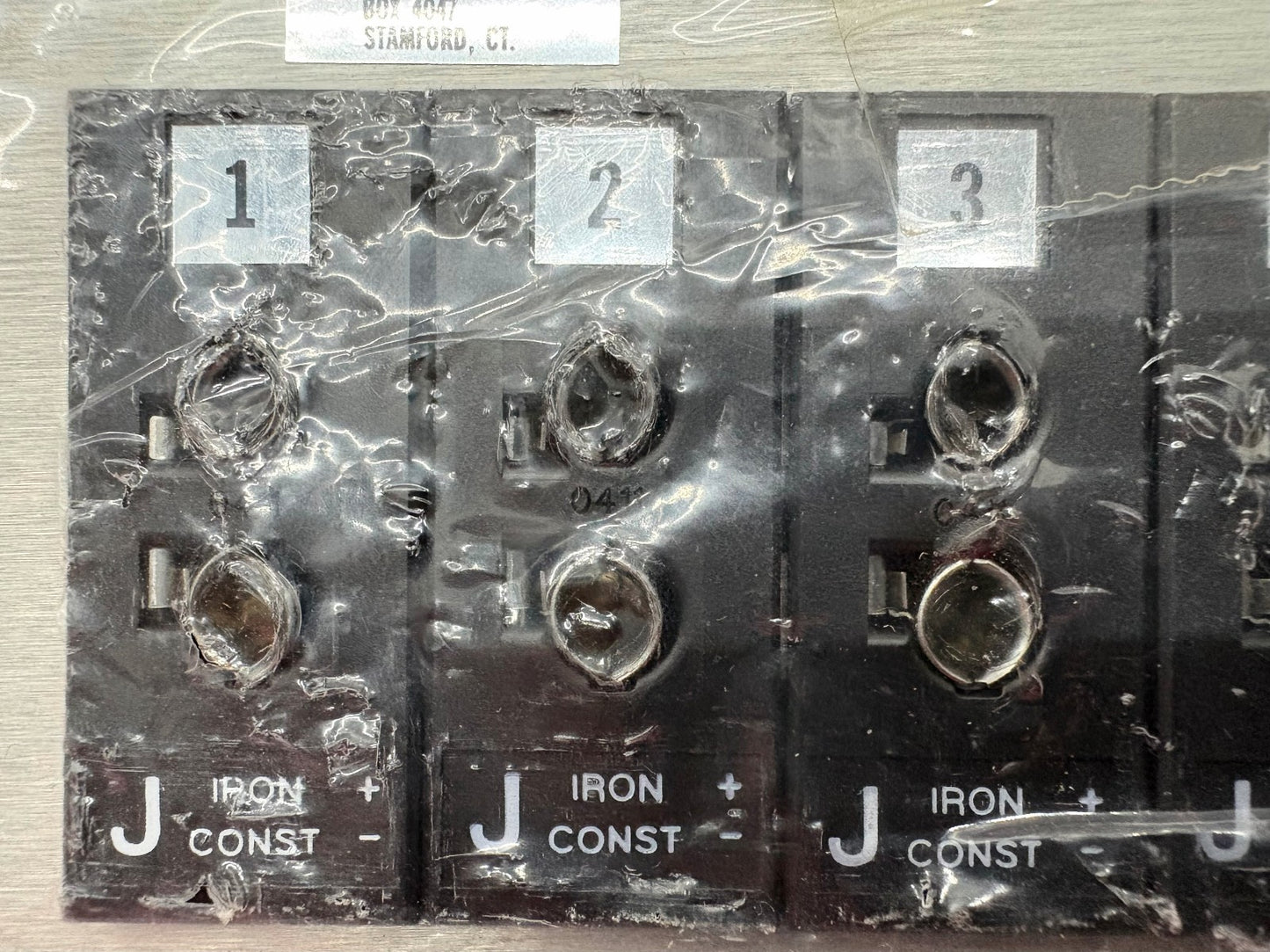 OMEGA TYPE J (IRON-CONSTANTAN) 6 TERMINAL BLOCK THERMOCOUPLE CONNECTOR CERAMIC