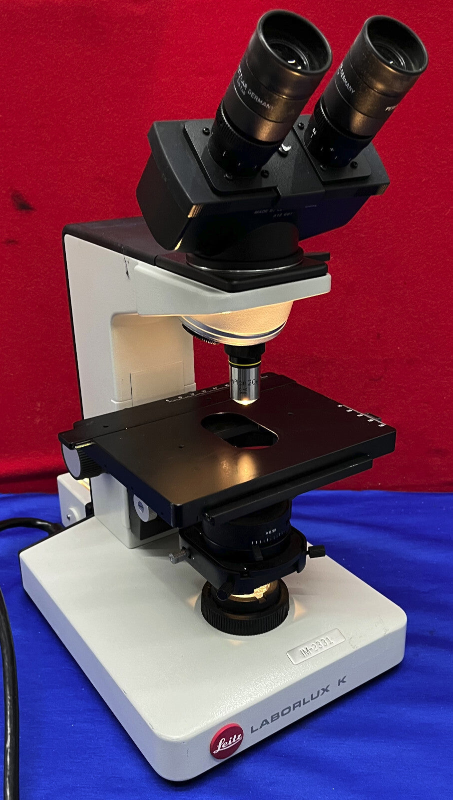 MICROSCOPIO BINOCULARE LEITZ LABORLUX K 02043.036 CON OCULARI PERIPLAN 10X/18