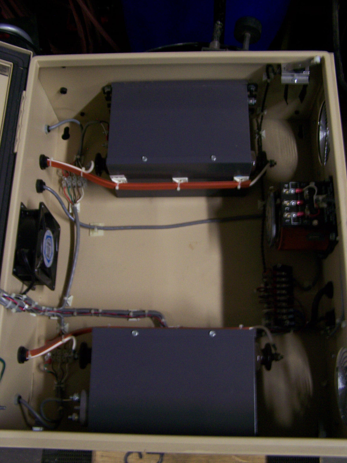 TRATADOR DE SUPERFICIES POR CHORRO DE PLASMA COROTEC CORP PJ2 120 VOLTIOS 8 AMPERIOS PIEZAS O REPARACIONES 