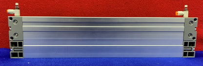 SMC Kolbenstangenloser Zylinder MY1H20-150L / MY1H20150L mit (2) SMC AS1201F Durchflussreglern