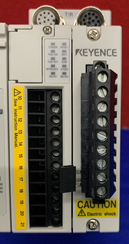 Terminale relè di controllo di sicurezza Keyence SL-T11R e alimentatore SL-U2 24 V CC