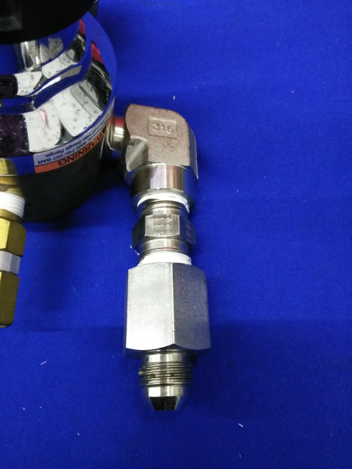 REGOLATORE CONCOA CON MANOMETRO 0-200 PSI 