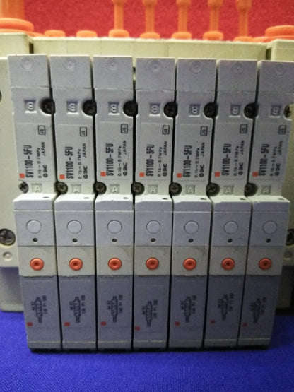 SMC-Stationsverteiler mit 7 SV1100-5FU-Ventilen und Kabel 