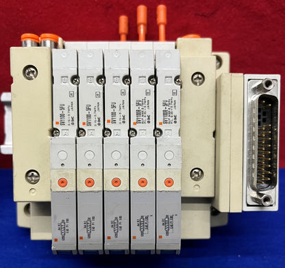 Lot von 2 SMC SS5V1 1011265-00-6 mit (5) SV1100-5FU Magnetventilen