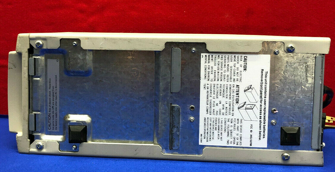 APS DYNAMICS SU700NET SMART-UPS 無停電電源装置にはバッテリーが必要です