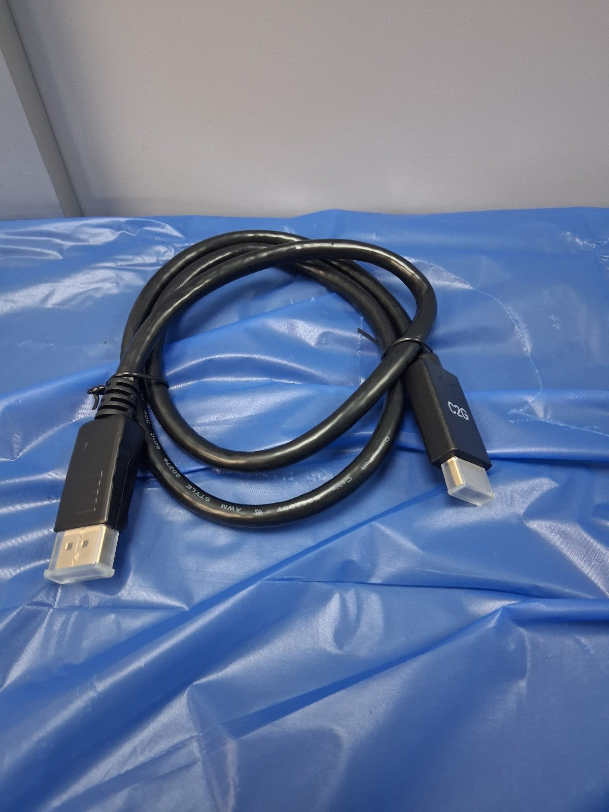 C2G 54432 3FT DISPLAY PORT MALE TO HD MALE PASSIVE ADAPTER CABLE 4K 30 HZ NEW