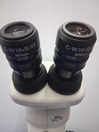 NIKON STEREO SMZ745 MICROSCOPE 6.7-50X  STAND & LED LIGHT C-W10XB/22 EYEPIECES