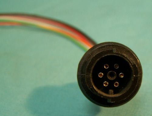 バヨネット メス 6 ワイヤ ピン ケーブル コネクタ、パネル マウント配線済み、12 インチ リード付き