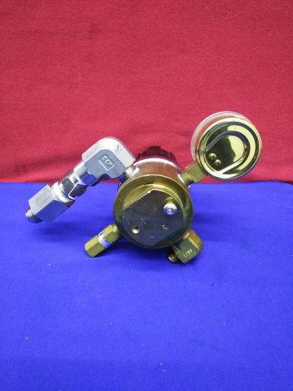 REGOLATORE CONCOA CON MANOMETRO 0-200 PSI 