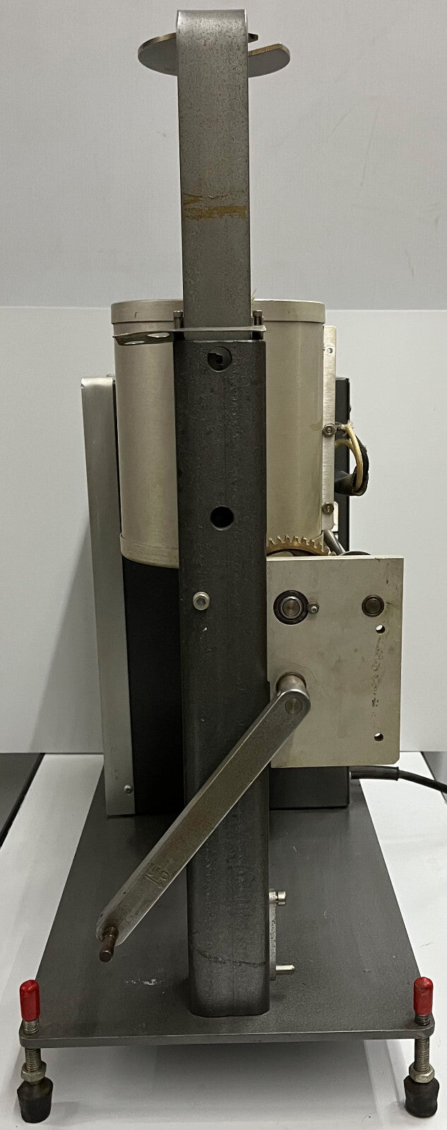 TINIUS OLSEN、押し出しプラストメーター、ユニットは電源が入り加熱するがテストできない