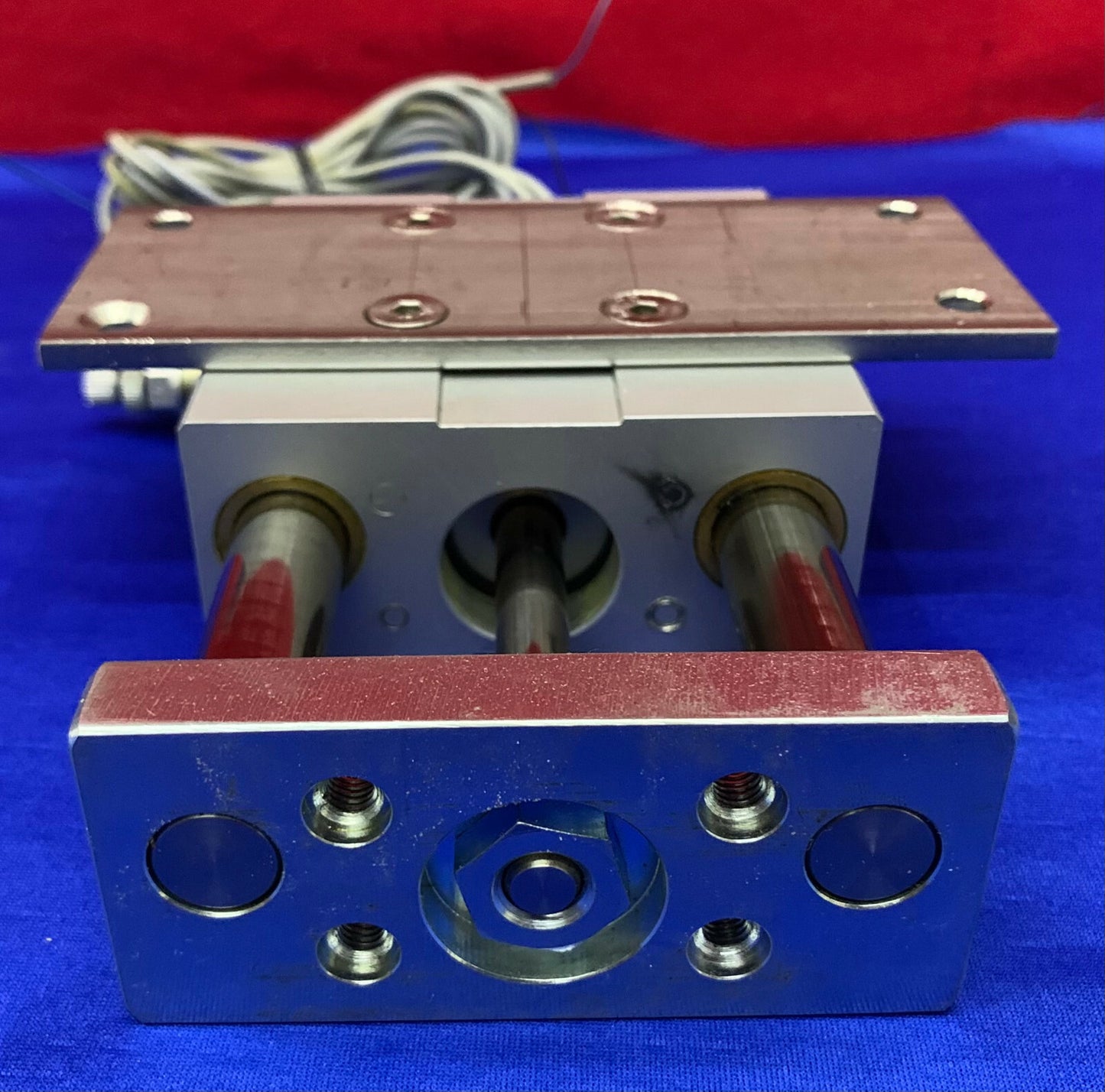 Festo DFM-25-50-PA-GF Zylindergeführter Antrieb mit Sensor-Näherungssensoren