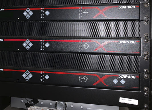 SPL INTEGRIERTE LÖSUNG MEDIENSCHRANK MIT INHALT