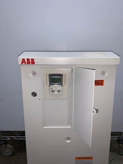 ABB ACS550-PD-024A-2+B055 AZIONAMENTO GENERALE IN CONFEZIONE CON UNITÀ DI AZIONAMENTO TRIFASE