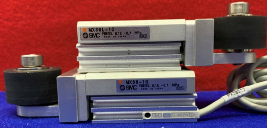 1 Los, Menge 2 - SMC MXS6-10 pneumatisch geführter Zylinder-Schiebetisch 