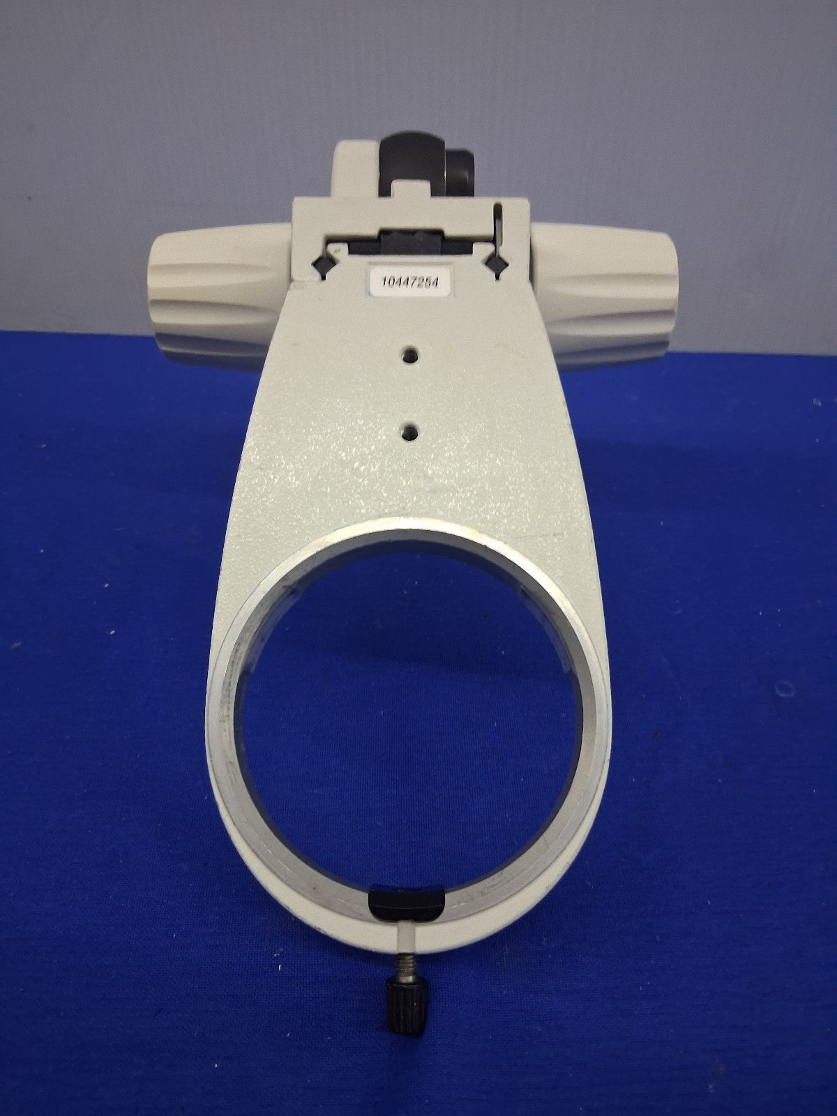 LEICA 10447254 STEREO MICROSCOPE FOCUS MOUNT POD HOLDER MICROSCOPE HOLDER  76MM