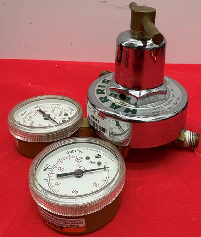 HARRIS  25-100  PRESSURE COMPRESSED GAS REGULATOR  650L  WITH  2 USG GAUGES
