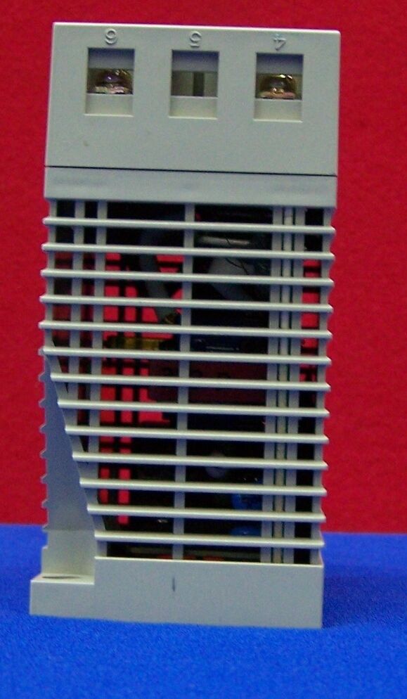 IDEC IZUMI PS5R-B12 電源 15W 出力入力 50/60HZ 100-240VAC 0.3A